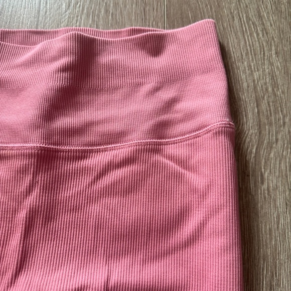 Victoria’s Secret pink ribbed seamless leggings. - Picture 2 of 2
